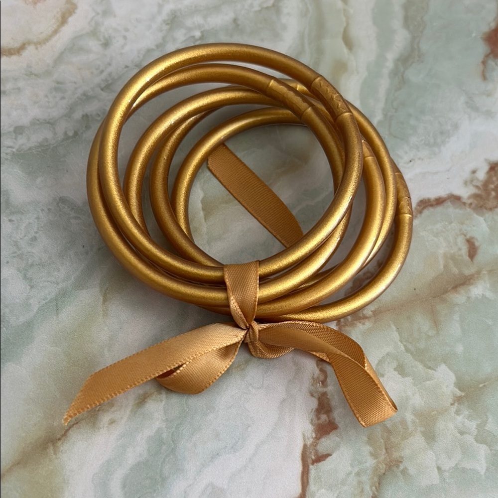 Elegant Gold Women's Bracelet Set